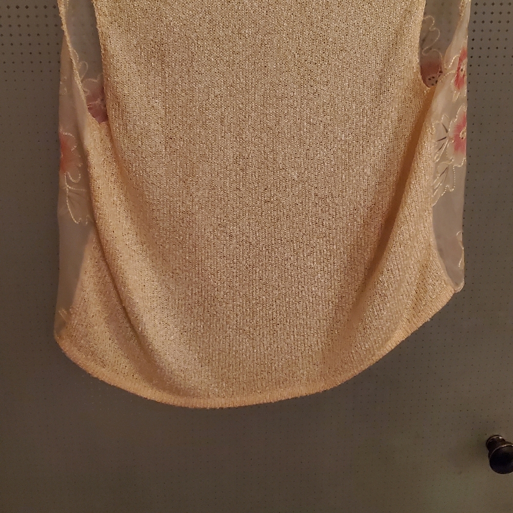 Vest - Picture 2 of 2